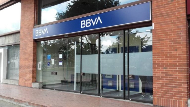 Así puedes cambiar de banco sin salir de casa