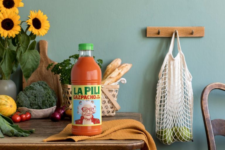 La Pili, el gazpacho solidario que ayuda a los mayores que viven solos