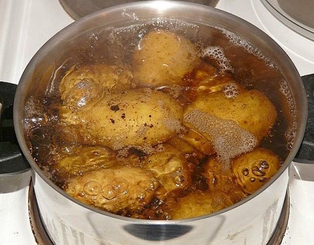 ¿Cómo hacer la tortilla de patatas tradicional española?