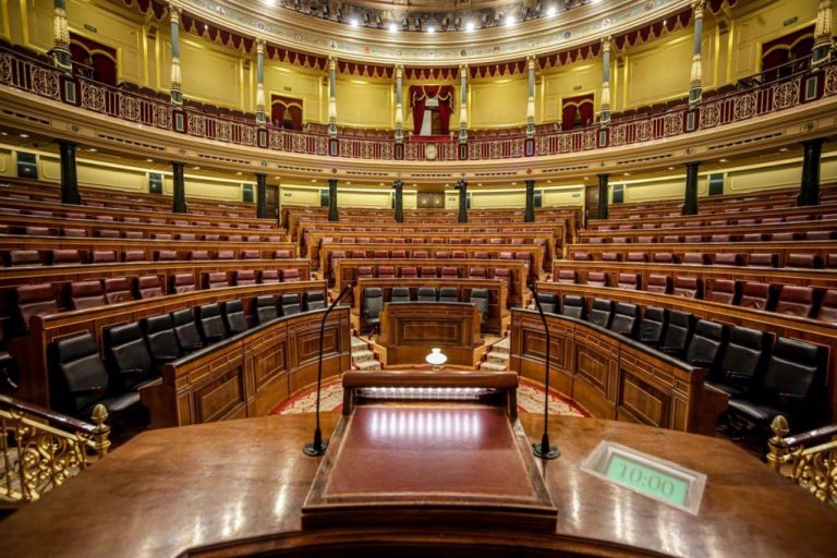 El Congreso congela el sueldo a los diputados tras rechazar PP y Vox su subida