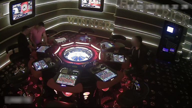 Detenido por destrozar una máquina de ruleta tras perder 18.000 euros en dos días