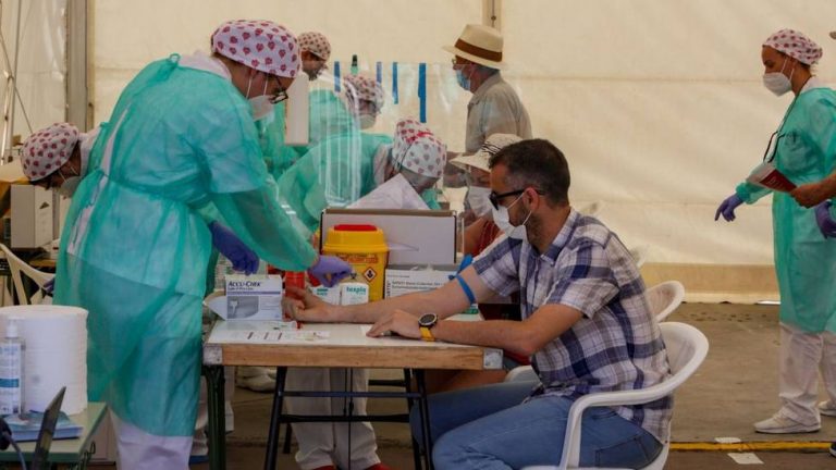 Dos fallecidos y 209 casos de Covid-19 en Extremadura en las últimas 24 horas