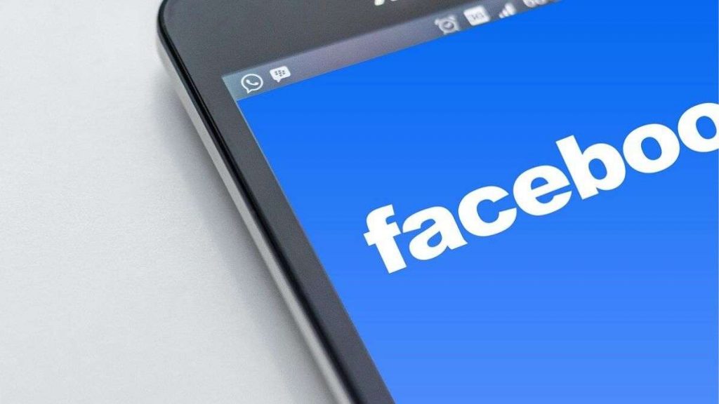 Por qué Facebook te va a pagar por encontrar errores