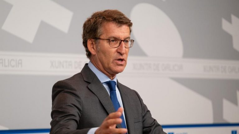 Feijóo, sorprendido por que un auto penal hable de la fusión de las cajas