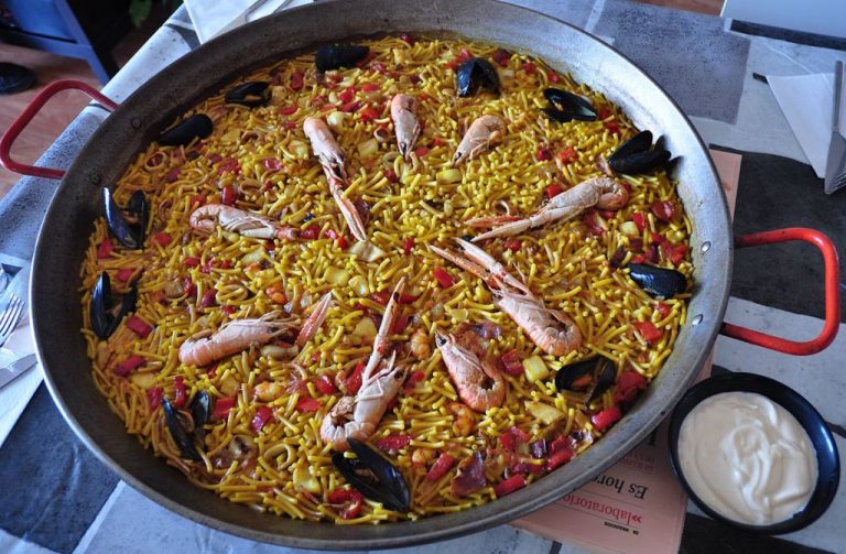 Cómo hacer una fideuá mil veces más rica que cualquier paella