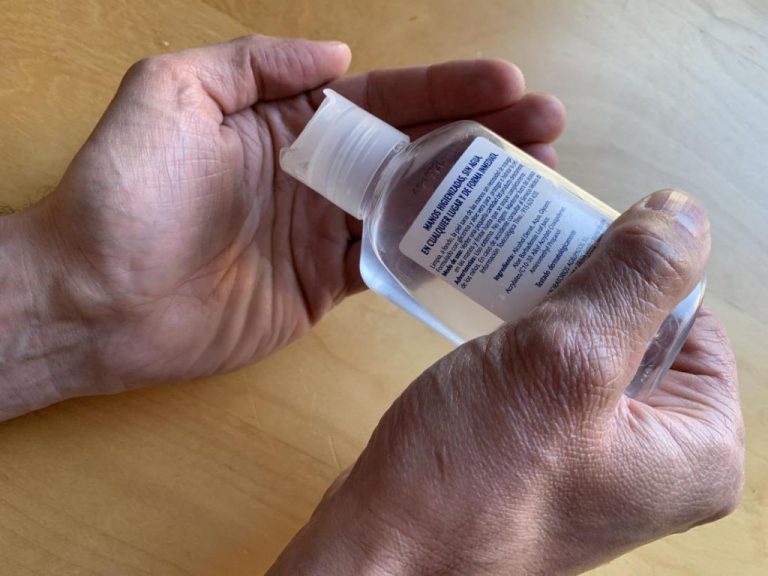 Covid-19: Geles sin alcohol que son tan efectivos como los hidroalcohólicos