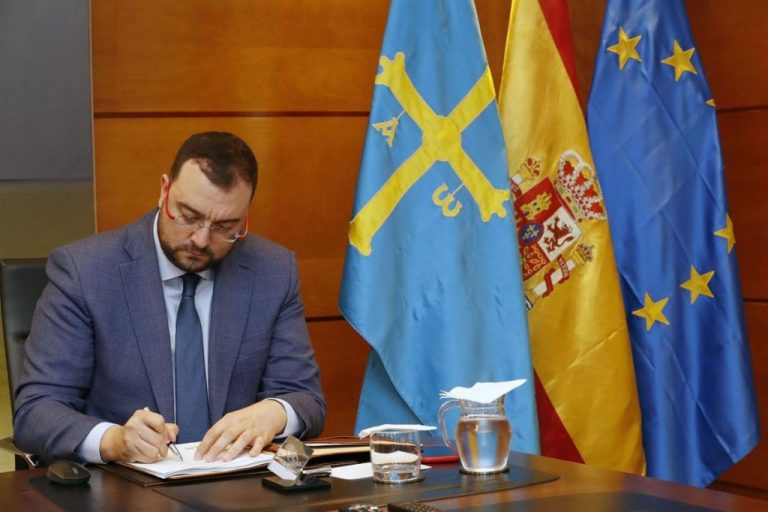 Barbón pide a los asturianos reducir contactos estrechos y apuntarlos para controlar los positivos