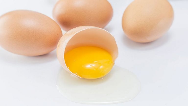 Según el color de la yema del huevo, así de saludable será
