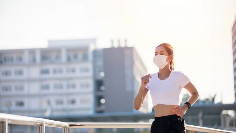 Las mascarillas no perjudican el rendimiento cognitivo en trabajos físicos moderados