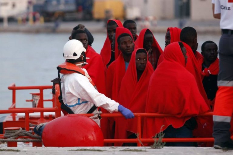 Rescatan cuatro pateras en Canarias con 51 migrantes y tres en Baleares con 31