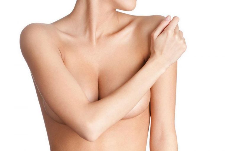 Esto es lo que cuesta ponerse pechos en España