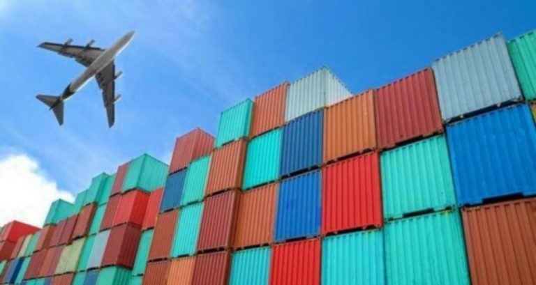 Los precios de las exportaciones moderan su caída en agosto al 1,8%