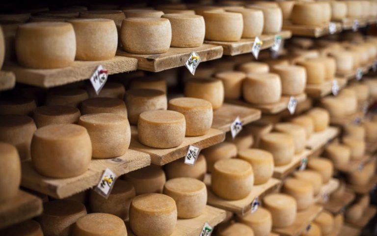 Esta es la forma más adecuada de conservar el queso en la nevera
