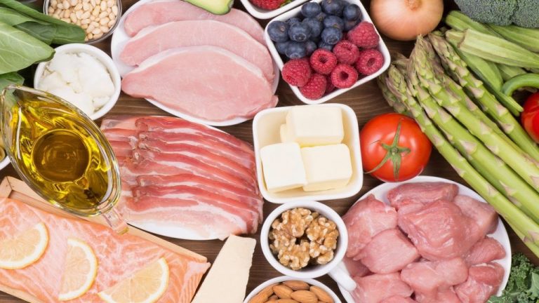 Alimentos repletos de sal que desconoces y deberían estar 'prohibidos'