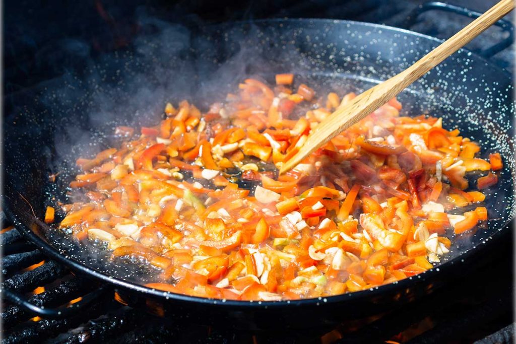 Cómo hacer una mano de zombie en Halloween