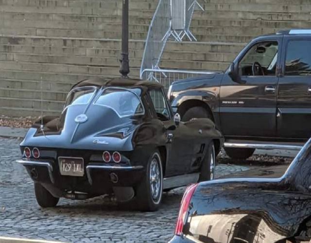 Las fotos de 'The Batman' que te ponen los dientes largos 5 stingray