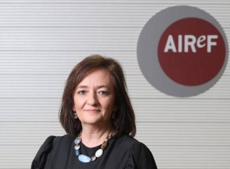 AIReF reitera al Gobierno que elabore una estrategia a medio plazo para recortar déficit y deuda