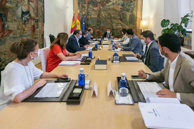 Seis gobiernos autonómicos han decidido congelar sus sueldos