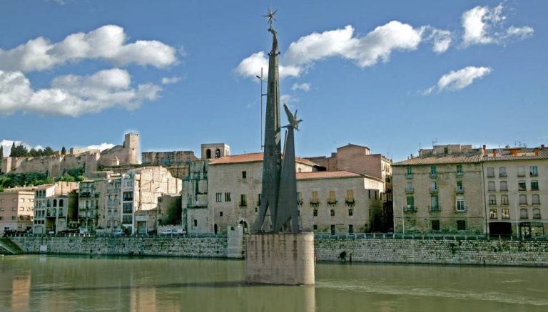 La Generalitat licita el estudio para retirar del monumento franquista de Tortosa