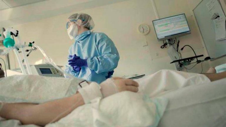 Continúa al alza el número de pacientes en UCI en Galicia al subir a 89