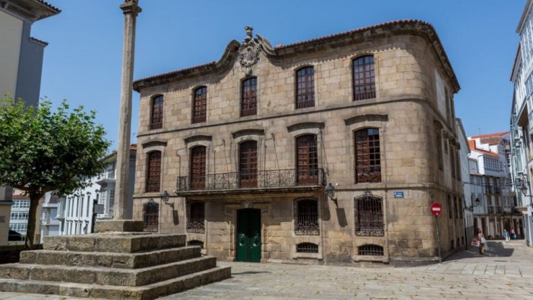 Podemos pedirá en el Congreso abrir el proceso judicial contra los Franco para recuperar la Casa Cornide