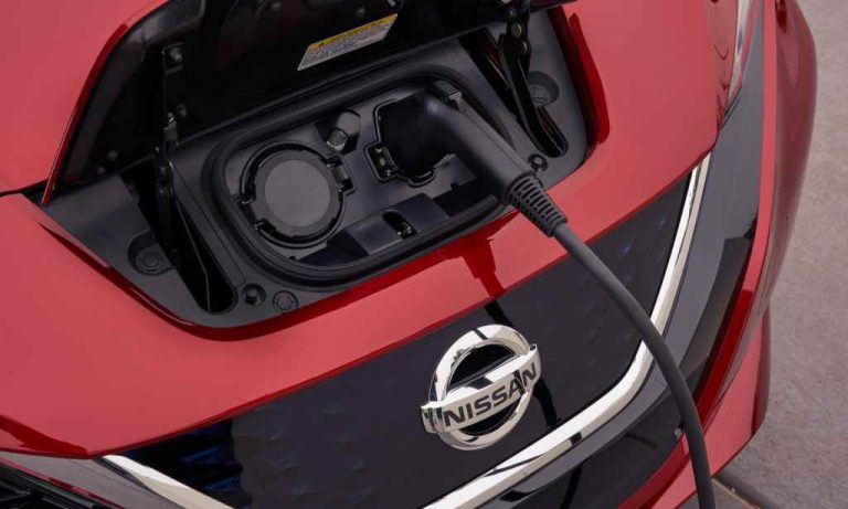 Escasa infraestructura de recarga y el precio, principales razones para no comprar un coche eléctrico