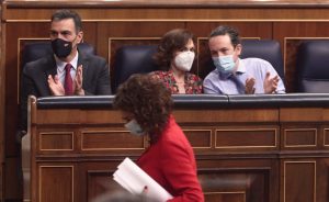 Bruselas informó en mayo que no expedientaría a los países que bajaran el IVA de las mascarillas