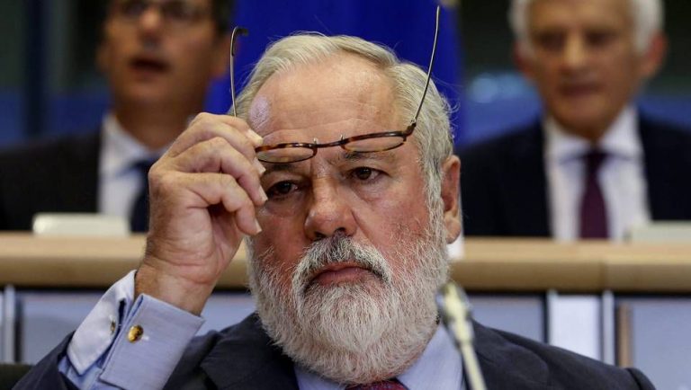 Arias Cañete: El Covid puede llevar a un cumplimiento ficticio de los objetivos de renovables