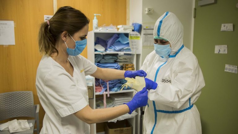 Cantabria suma otro fallecido y reduce los hospitalizados