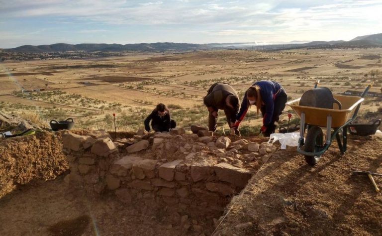 Hallan restos de las edades del Hierro y del Bronce en un yacimiento arqueológico en Brazatortas