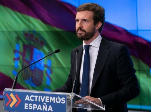 Casado lamenta la subida del paro y ve en los PGE Casado lamenta la subida del paro y ve en los PGE