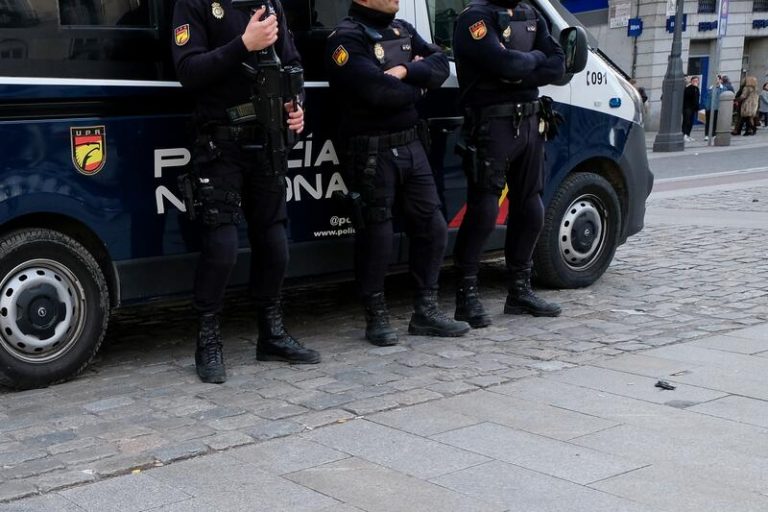 Unos 200 policías nacionales desmantelan una decena de narcopisos en La Latina