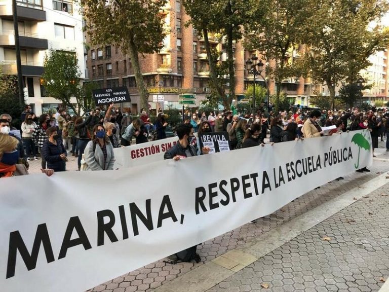 Docentes de Cantabria vuelven a pedir el cese de la consejera y mantienen las movilizaciones
