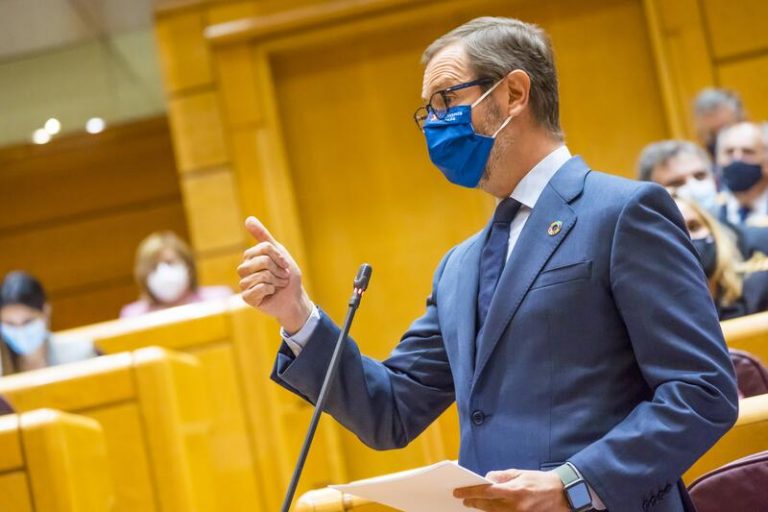 Maroto dice que Abascal 