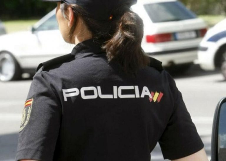 La Policía Nacional localiza a una mujer recluida durante 18 años en su vivienda en Málaga