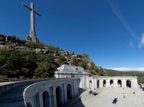 Moncloa avisa de que la subvención de los benedictinos del Valle sigue en el aire para 2021 Moncloa avisa de que la subvención de los benedictinos del Valle sigue en el aire para 2021