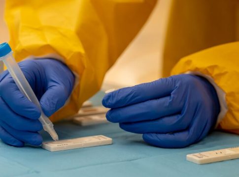 Andalucía registra 60 muertes por segundo día seguido y suma 4.627 nuevos positivos Andalucía registra 60 muertes por segundo día seguido y suma 4.627 nuevos positivos