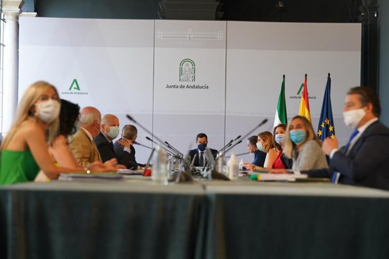El presupuesto andaluz 2021 congela el sueldo a altos cargos y sube a los funcionarios el 0,9%