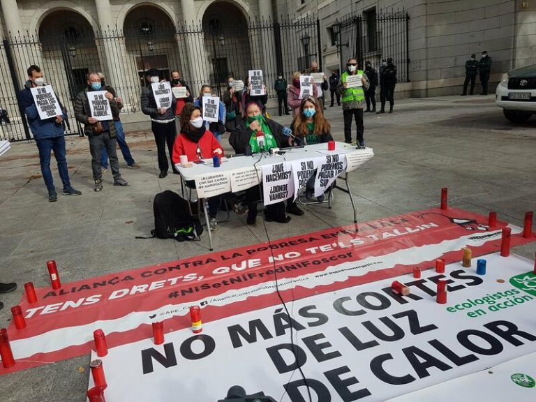 Más de 3.000 organizaciones exigen una prórroga en la moratoria de los cortes de suministros