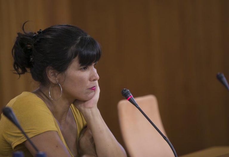 Teresa Rodríguez celebra su vuelta a Adelante frente a la 