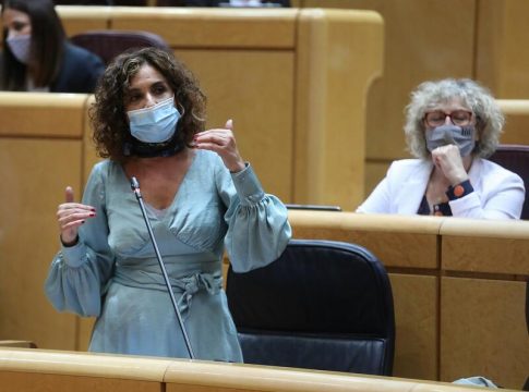 Montero critica que el PP presente una enmienda de totalidad Montero critica que el PP presente una enmienda de totalidad