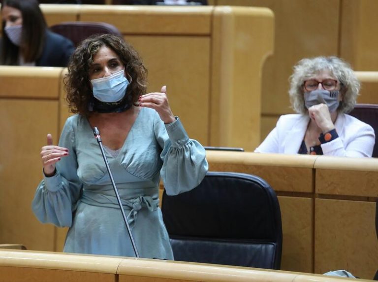 Montero critica que el PP presente una enmienda de totalidad 