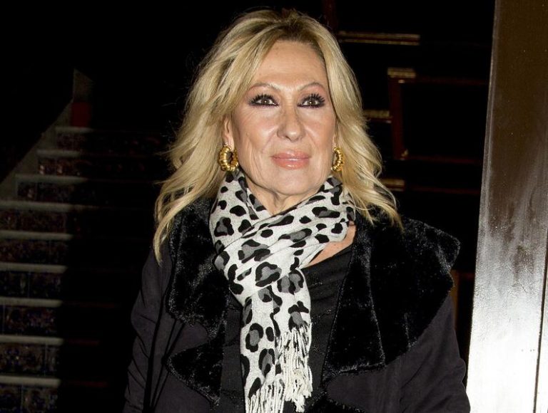 Rosa Benito manda un enigmático mensaje mostrando una foto con Rocío Jurado