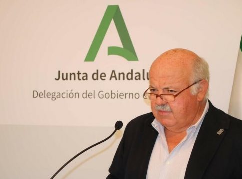 Andalucía quería el toque de queda antes de las 22 horas, pero Sanidad no lo autorizó Andalucía quería el toque de queda antes de las 22 horas, pero Sanidad no lo autorizó