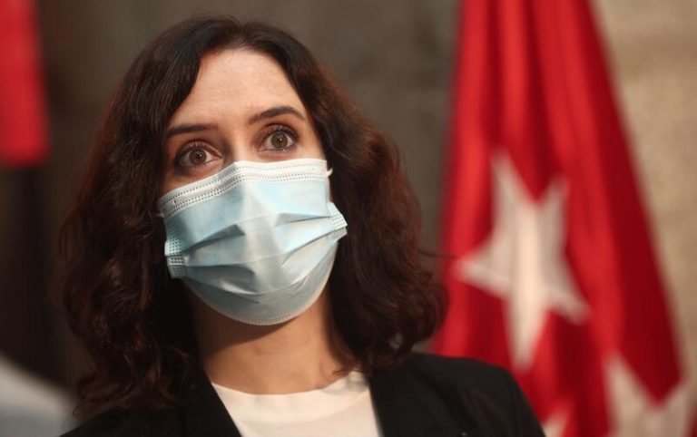 Ayuso no acude a la misa de la Almudena por 