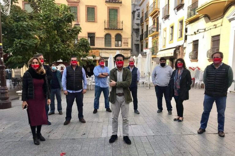 Los hosteleros de Sevilla sacarán sus cacerolas para exigir ayudas directas