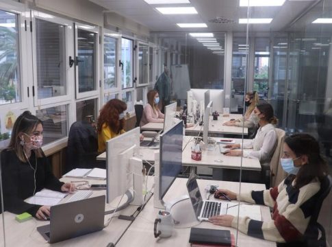 Las mujeres 'trabajarán gratis' hasta fin de año como consecuencia de la brecha salarial tiempo