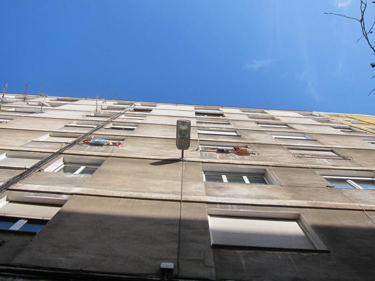 La compraventa de viviendas creció un 5,4% en septiembre y el precio cayó un 7%