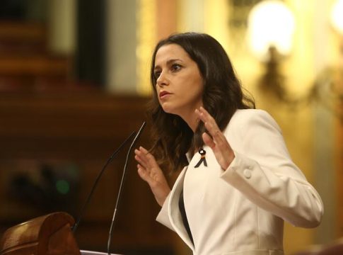 Arrimadas pide a Sánchez que elija la Arrimadas pide a Sánchez que elija la