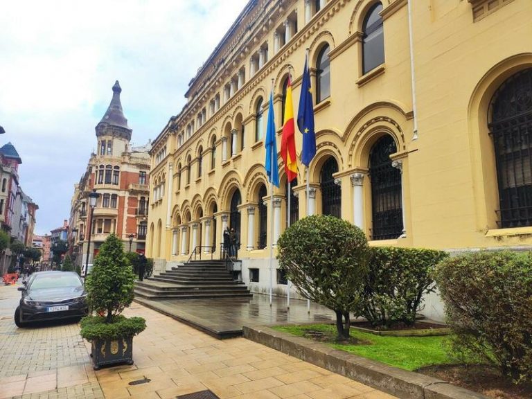 Asturias congelará el sueldo a altos cargos y personal de gabinete en 2021